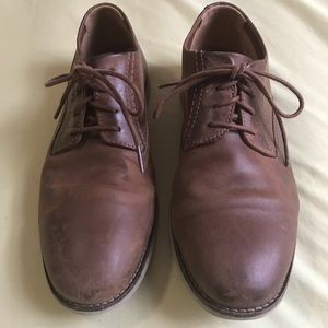 Clark’s Leather Brown distressed laced up shoes